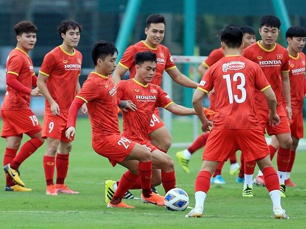 Bóng đá Việt Nam tối 2/12: ĐT Việt Nam tăng tốc cho AFF Cup