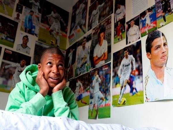 Mbappe thần tượng ai? Mbappe thần tượng ai?