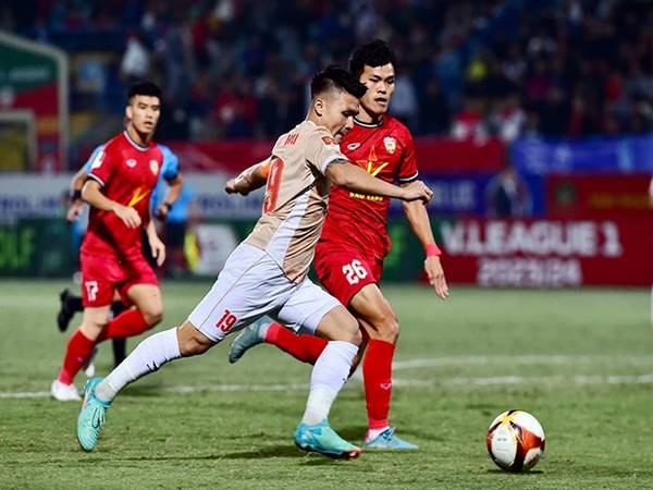 Những lưu ý khi thực hiện cú sút bóng nửa volley