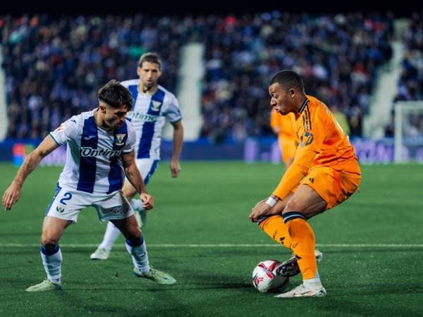 Mbappe đá vị trí nào trên hàng công?