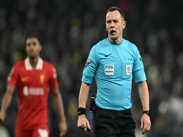 Tin bóng đá: Trọng tài Stuart Attwell đi vào lịch sử