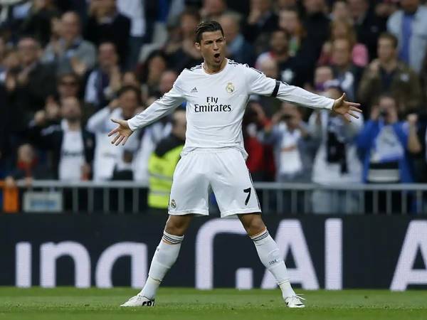 Ronaldo hô vang từ gì khi ăn mừng? Nó có ý nghĩa ra sao?
