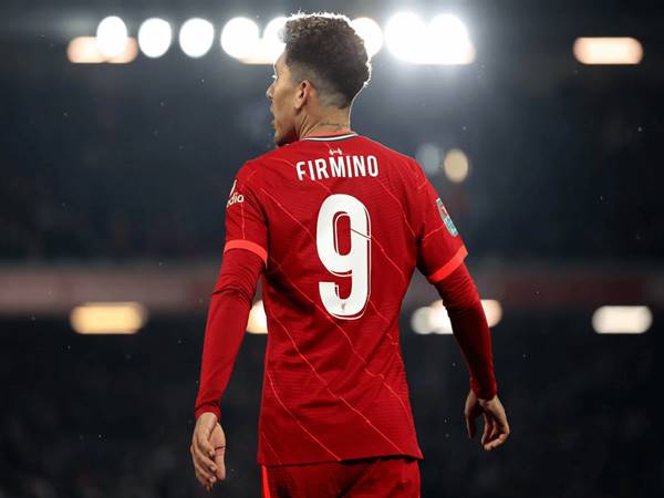 Khi nào nên sử dụng cầu thủ false 9