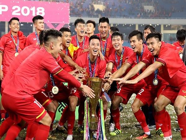 Vì sao bóng đá là môn thể thao vua?