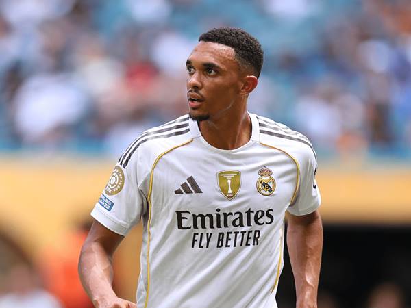 Những hậu vệ cánh phải hay nhất thế giới hiện nay