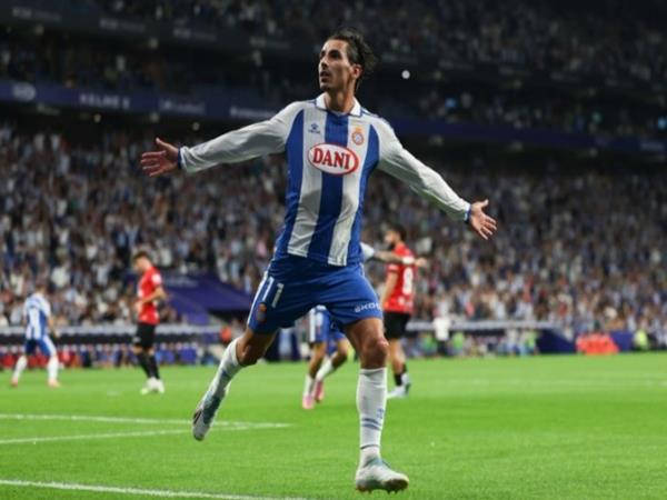 Tin La Liga: Espanyol đang bám sát Barca
