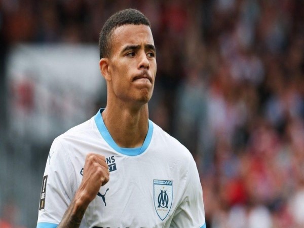 Từ kẻ bị ruồng bỏ ở Manchester đến người hùng tại Marseille