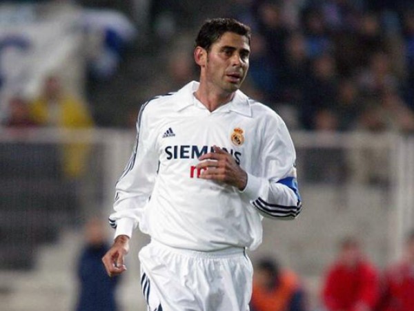Những hậu vệ Real Madrid huyền thoại xuất sắc nhất