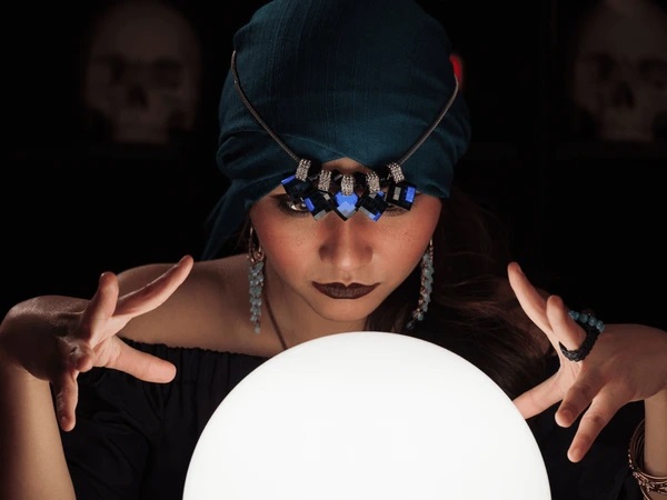 Luận giải nằm mơ thấy thầy bói là điềm gì, số mấy may mắn? Luận giải nằm mơ thấy thầy bói là điềm gì, số mấy may mắn?