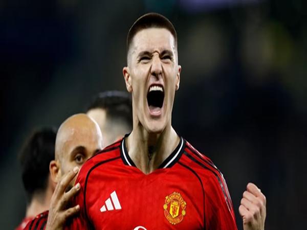 Sự khác biệt trong triết lý giữa Carrick và Ruben Amorim