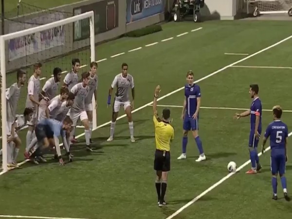 Vai trò và chiến thuật trong đá phạt gián tiếp trong vòng cấm